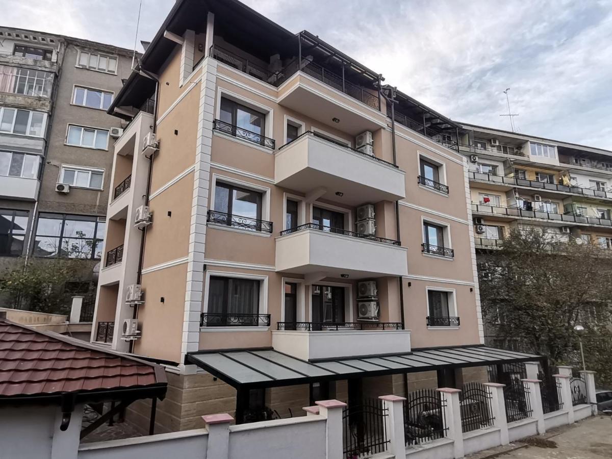 Family Boutique Residence-Free Parking Veliko Tarnovo Exterior photo